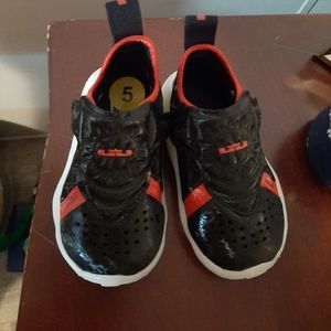 New Infant Nike Lebron 17 Dunked TD 'Bred' Sneakers 5t